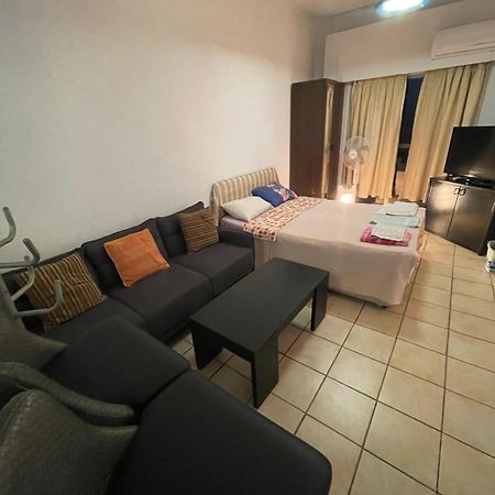 Studio Apartment Ларнака Екстериор снимка