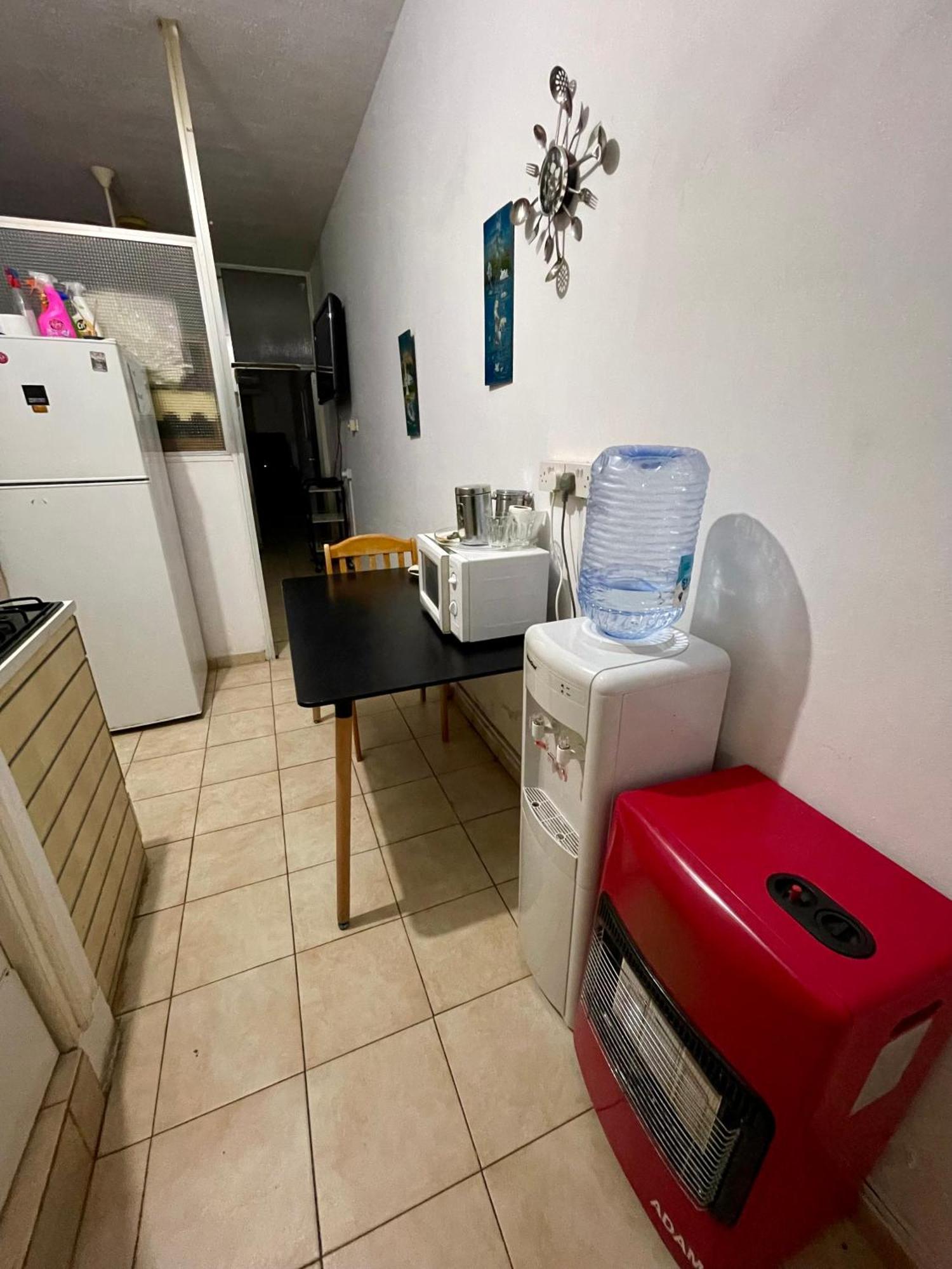 Studio Apartment Ларнака Екстериор снимка